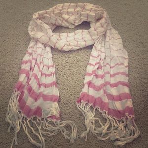 American Eagle scarf